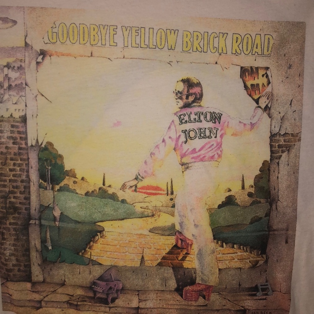 Daydreamer Yellow Brick Elton John Tee large